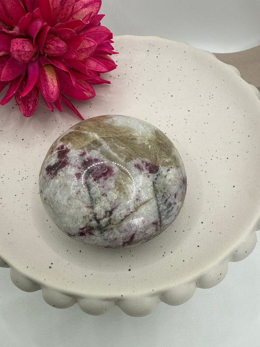 Pink tourmaline palmstone (SJ2)