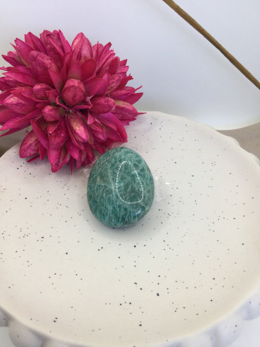 Amazonite palmstone (HI3)