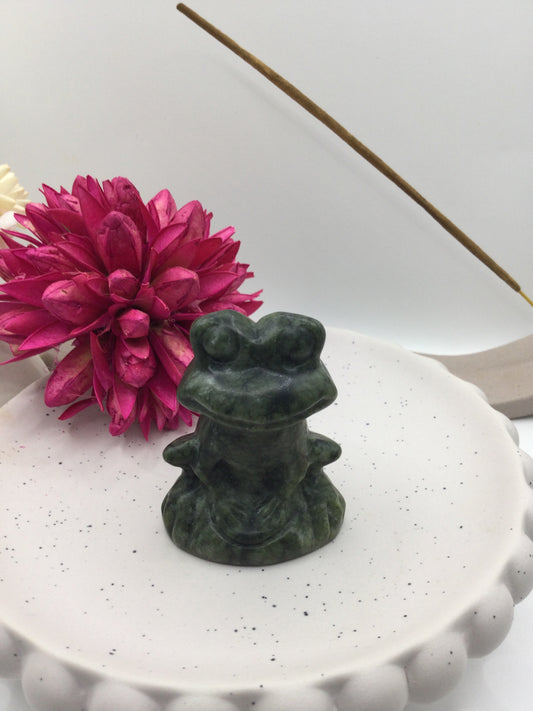 Serpentine Frog Carving (CC1)