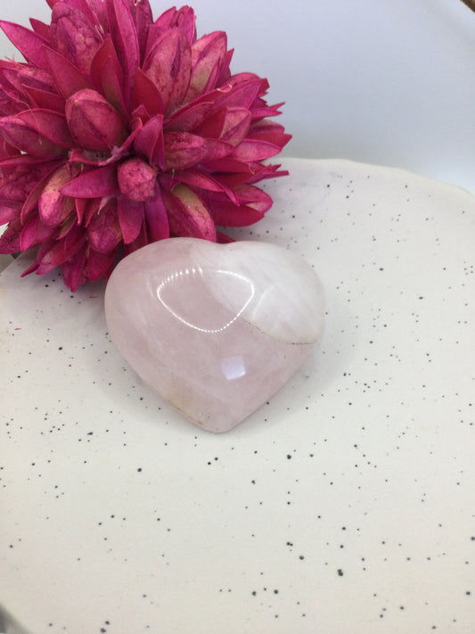 Rose quartz heart shaped palmstone (RQ2)